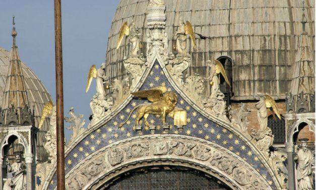 Monumentos italianos en manos de la moda