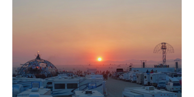 El último amanecer en Burning Man 2017. Foto: Steve Jurvetson